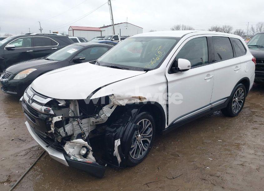 Photo 2 of 2017 Mitsubishi Outlander SE (VIN JA4AD3A30HZ061840)