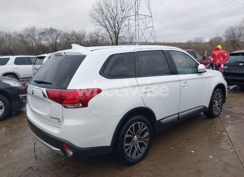 Photo 4 of 2017 Mitsubishi Outlander SE (VIN JA4AD3A30HZ061840)