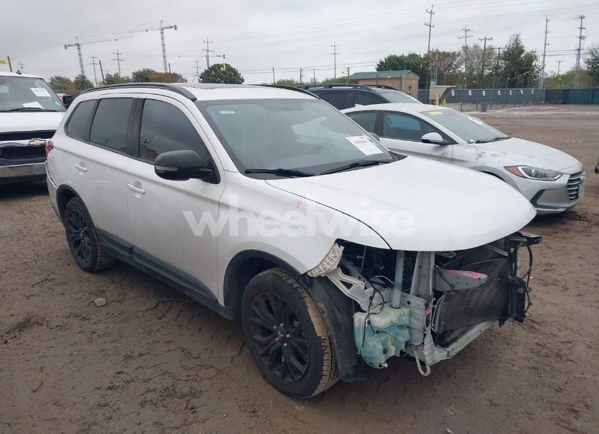 2018 Mitsubishi Outlander LE (VIN JA4AD3A30JZ021442) main photo