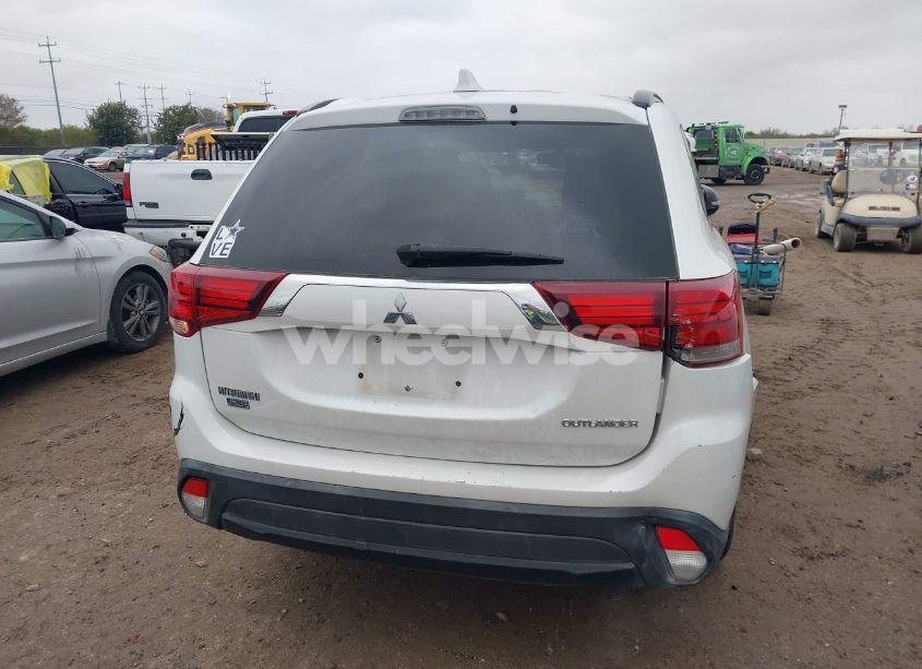 Photo 17 of 2018 Mitsubishi Outlander LE (VIN JA4AD3A30JZ021442)