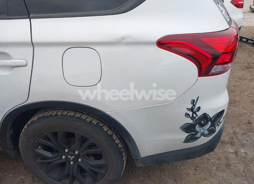 Photo 19 of 2018 Mitsubishi Outlander LE (VIN JA4AD3A30JZ021442)