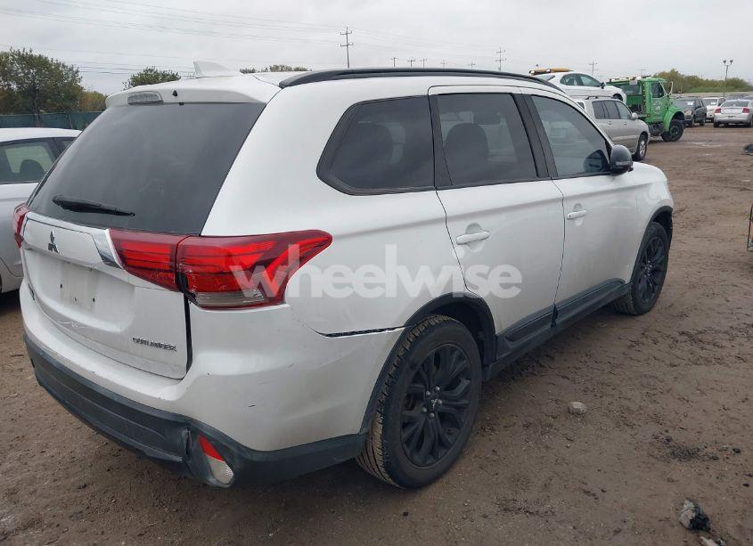 Photo 4 of 2018 Mitsubishi Outlander LE (VIN JA4AD3A30JZ021442)