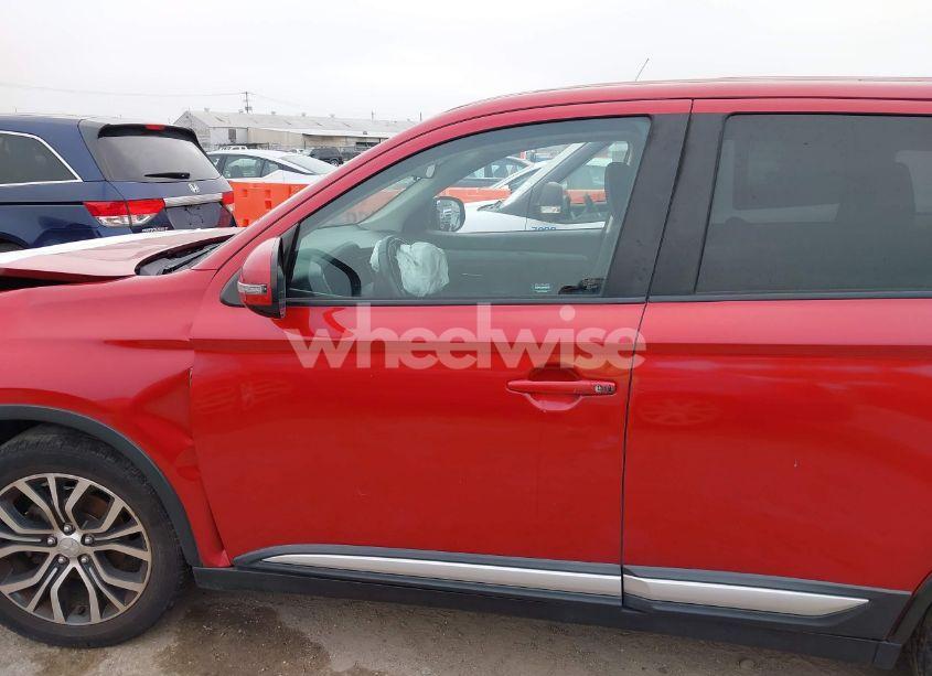 Photo 13 of 2018 Mitsubishi Outlander SE (VIN JA4AD3A30JZ041884)