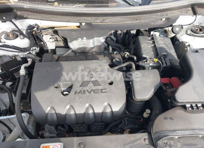 Photo 10 of 2018 Mitsubishi Outlander SE (VIN JA4AD3A30JZ063299)