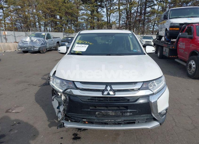 Photo 12 of 2018 Mitsubishi Outlander SE (VIN JA4AD3A30JZ063299)
