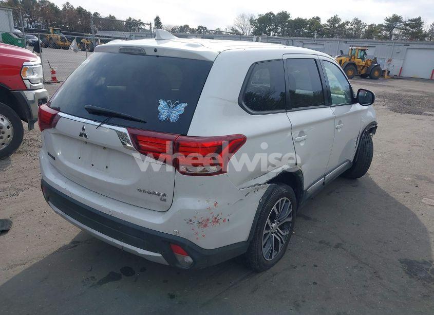 Photo 4 of 2018 Mitsubishi Outlander SE (VIN JA4AD3A30JZ063299)