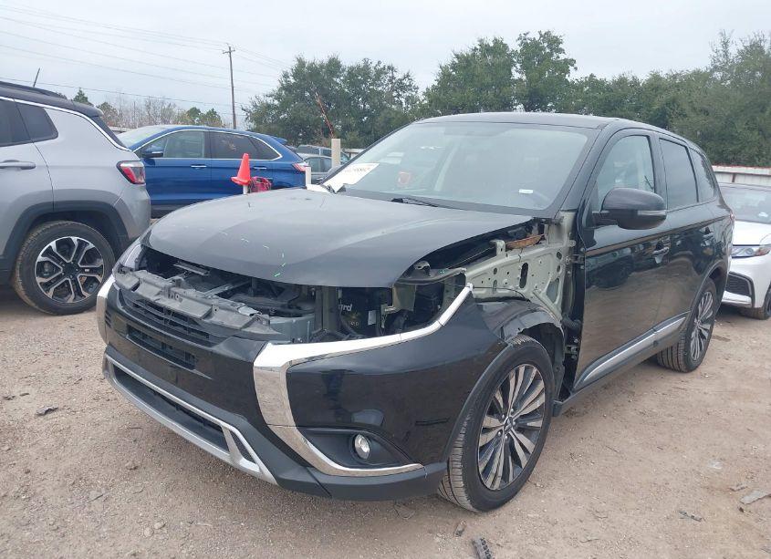 Photo 2 of 2019 Mitsubishi Outlander SE (VIN JA4AD3A30KZ019045)