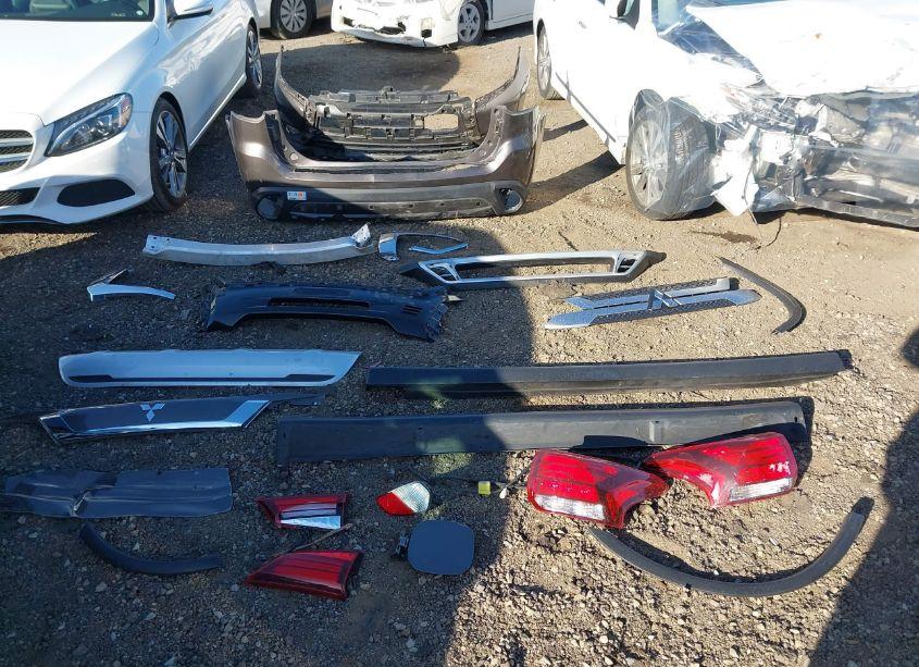 Photo 12 of 2020 Mitsubishi Outlander SE 2.4 (VIN JA4AD3A30LZ011075)