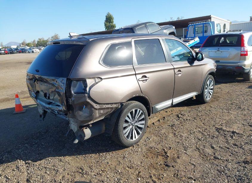 Photo 4 of 2020 Mitsubishi Outlander SE 2.4 (VIN JA4AD3A30LZ011075)