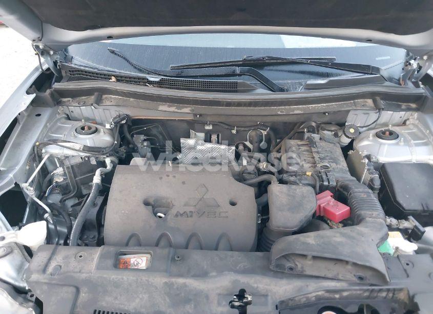 Photo 10 of 2014 Mitsubishi Outlander SE (VIN JA4AD3A31EZ011122)