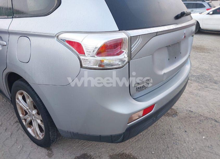 Photo 16 of 2014 Mitsubishi Outlander SE (VIN JA4AD3A31EZ011122)