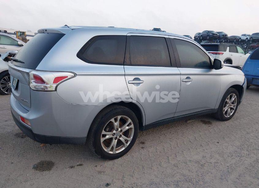 Photo 4 of 2014 Mitsubishi Outlander SE (VIN JA4AD3A31EZ011122)