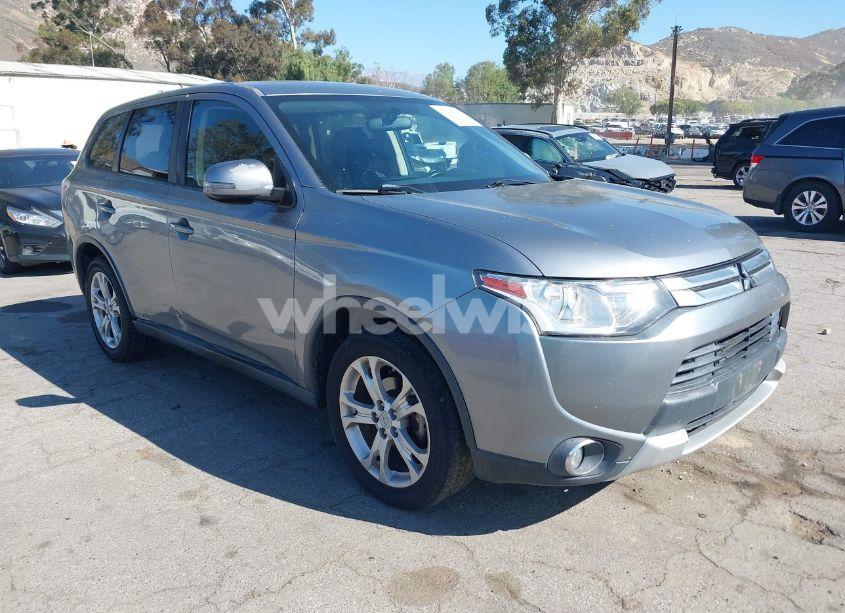 2015 Mitsubishi Outlander SE (VIN JA4AD3A31FZ010389) main photo