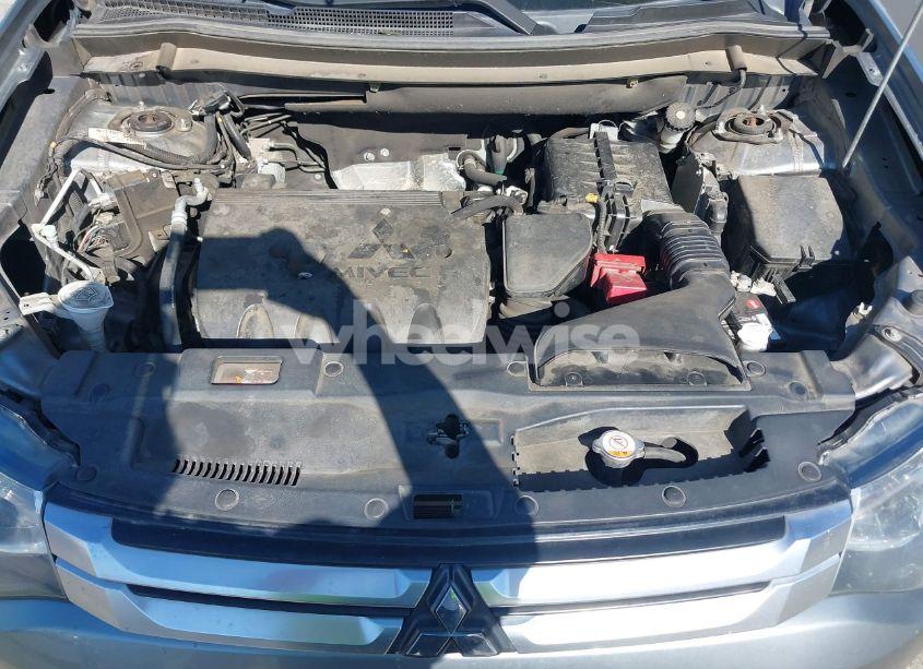 Photo 10 of 2015 Mitsubishi Outlander SE (VIN JA4AD3A31FZ010389)