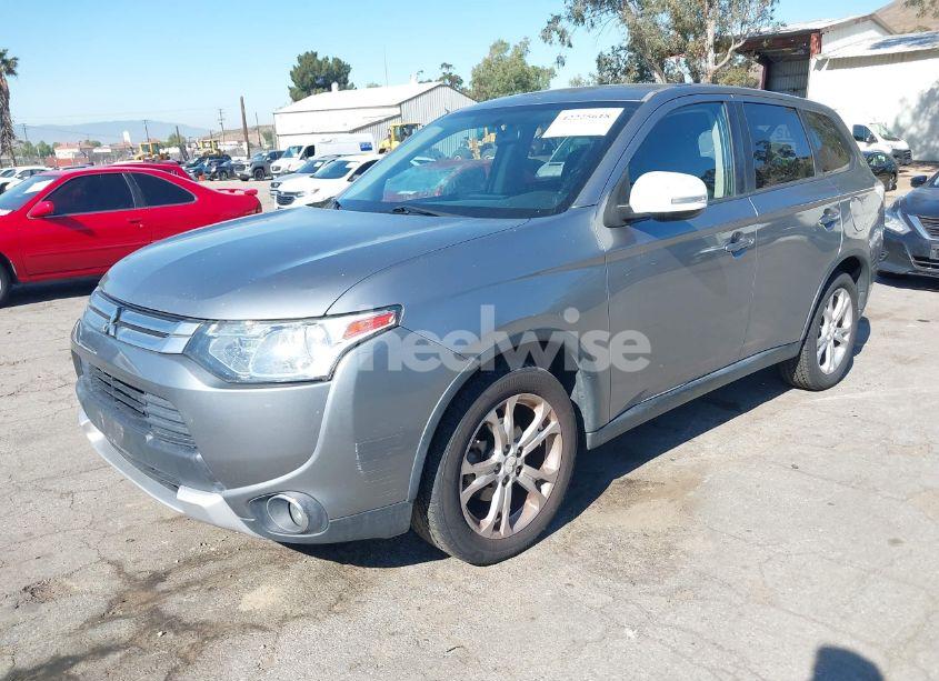 Photo 2 of 2015 Mitsubishi Outlander SE (VIN JA4AD3A31FZ010389)