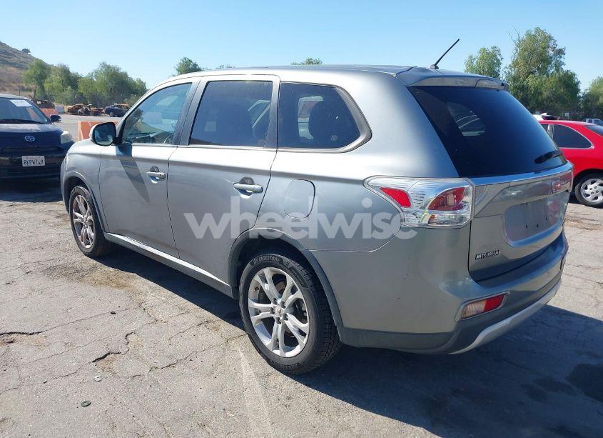 Photo 3 of 2015 Mitsubishi Outlander SE (VIN JA4AD3A31FZ010389)