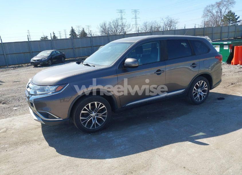 Photo 2 of 2016 Mitsubishi Outlander SE (VIN JA4AD3A31GZ013312)