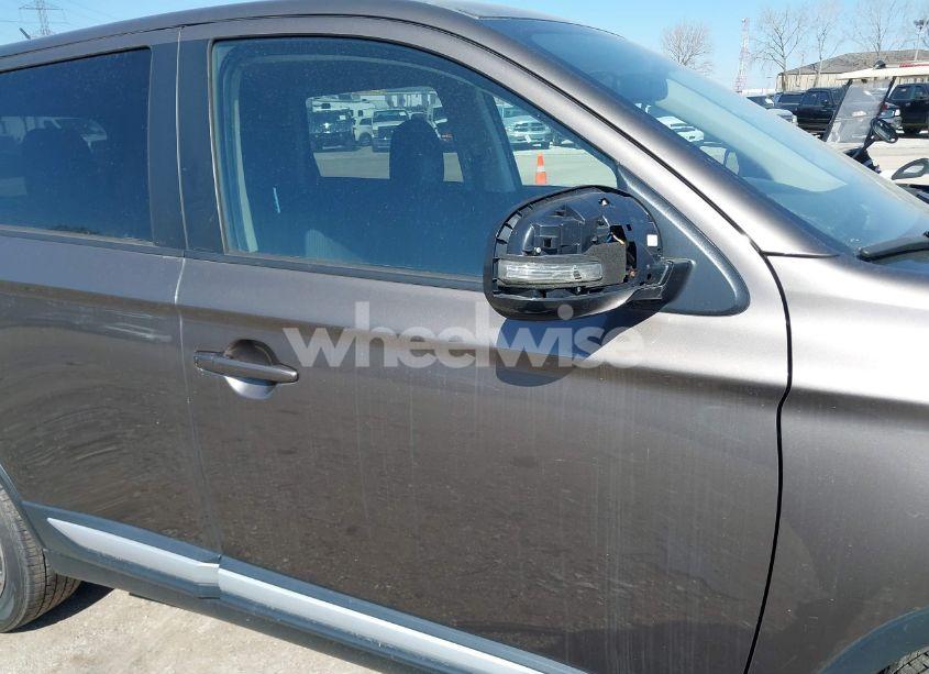 Photo 6 of 2016 Mitsubishi Outlander SE (VIN JA4AD3A31GZ013312)