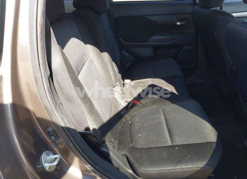 Photo 8 of 2016 Mitsubishi Outlander SE (VIN JA4AD3A31GZ013312)