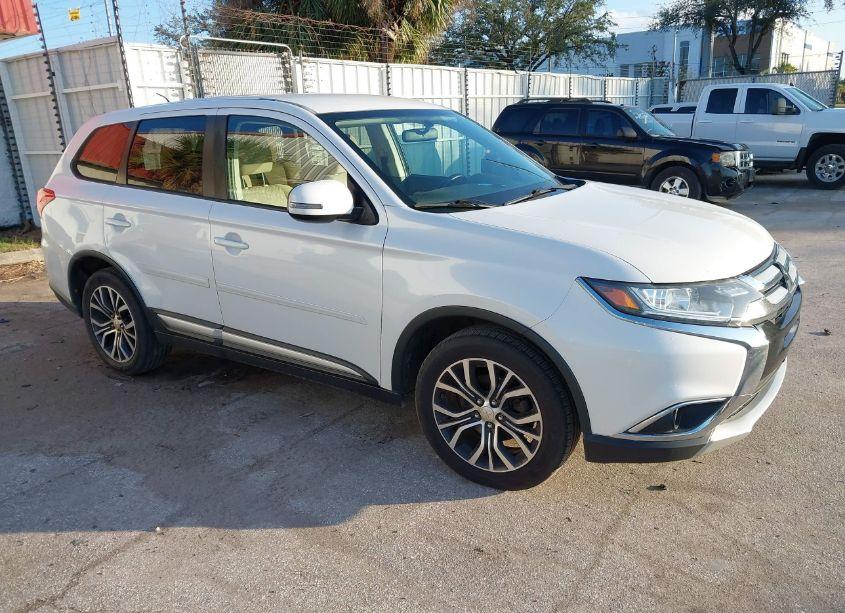 2016 Mitsubishi Outlander SE (VIN JA4AD3A31GZ047704) main photo