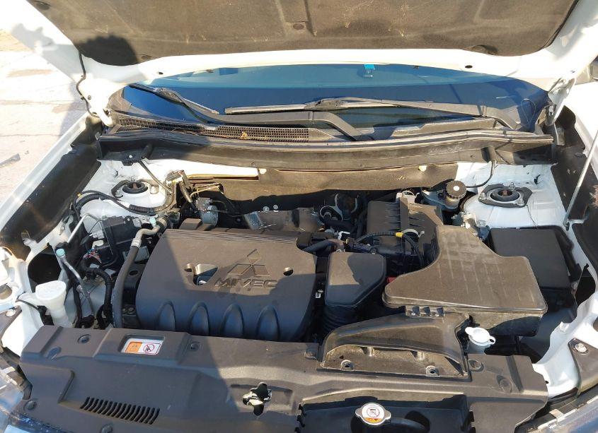 Photo 10 of 2016 Mitsubishi Outlander SE (VIN JA4AD3A31GZ047704)