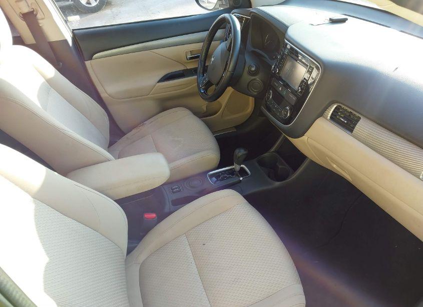 Photo 5 of 2016 Mitsubishi Outlander SE (VIN JA4AD3A31GZ047704)