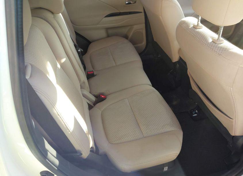 Photo 8 of 2016 Mitsubishi Outlander SE (VIN JA4AD3A31GZ047704)