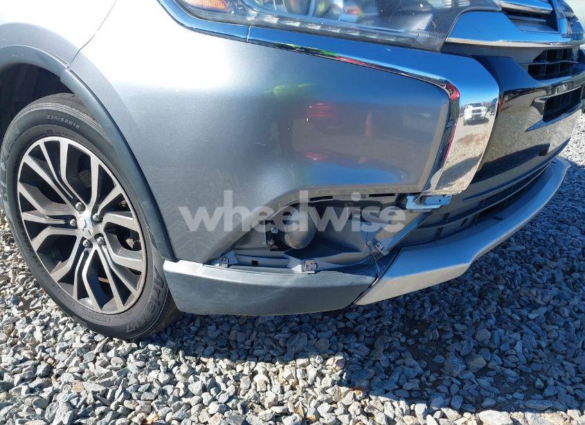 Photo 14 of 2016 Mitsubishi Outlander SEL (VIN JA4AD3A31GZ063272)