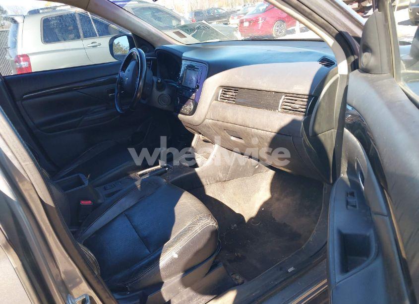 Photo 5 of 2016 Mitsubishi Outlander SEL (VIN JA4AD3A31GZ063272)