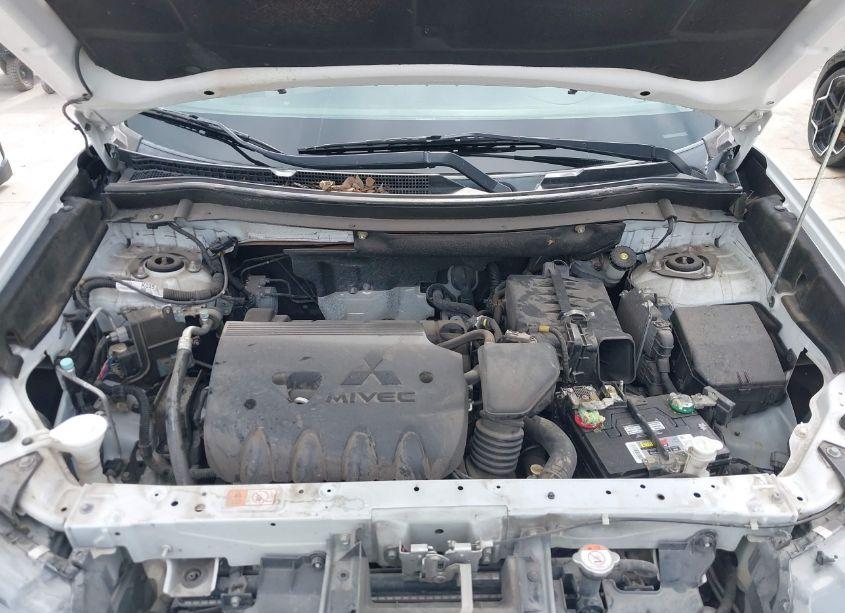 Photo 10 of 2017 Mitsubishi Outlander SE (VIN JA4AD3A31HZ058915)