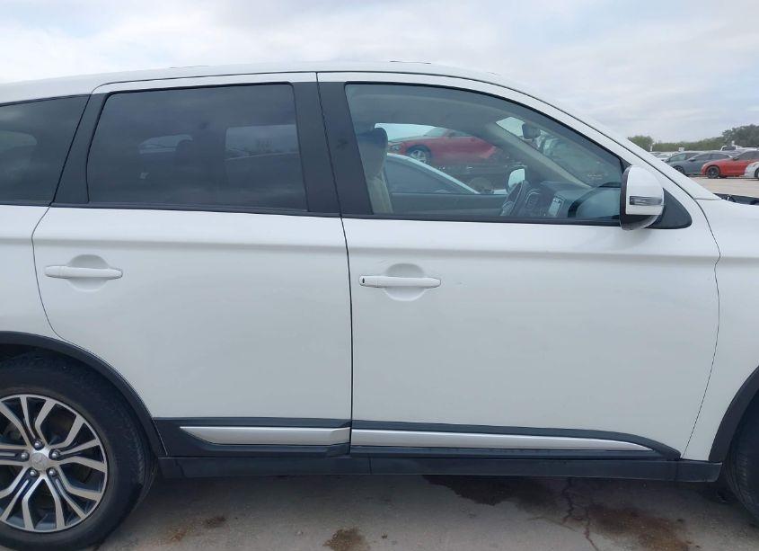 Photo 14 of 2017 Mitsubishi Outlander SE (VIN JA4AD3A31HZ058915)