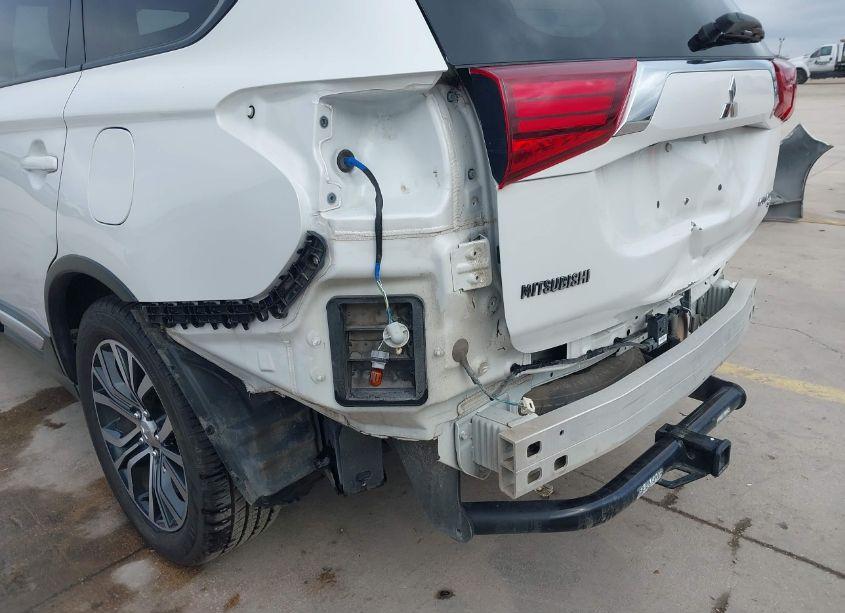 Photo 19 of 2017 Mitsubishi Outlander SE (VIN JA4AD3A31HZ058915)