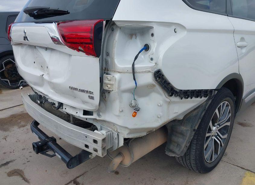 Photo 20 of 2017 Mitsubishi Outlander SE (VIN JA4AD3A31HZ058915)