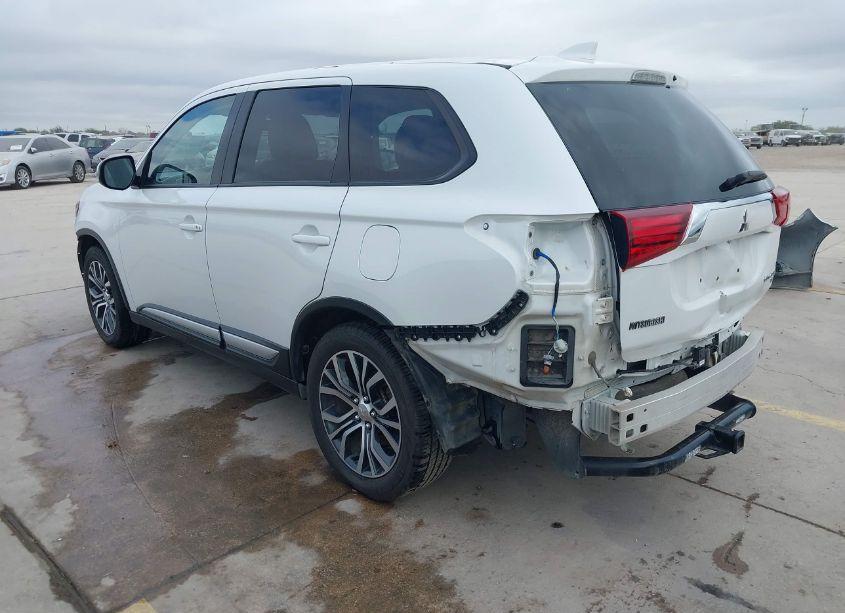 Photo 3 of 2017 Mitsubishi Outlander SE (VIN JA4AD3A31HZ058915)
