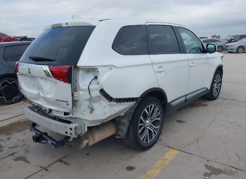 Photo 4 of 2017 Mitsubishi Outlander SE (VIN JA4AD3A31HZ058915)