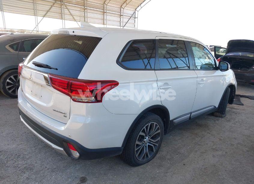 Photo 4 of 2017 Mitsubishi Outlander SE (VIN JA4AD3A31HZ062317)