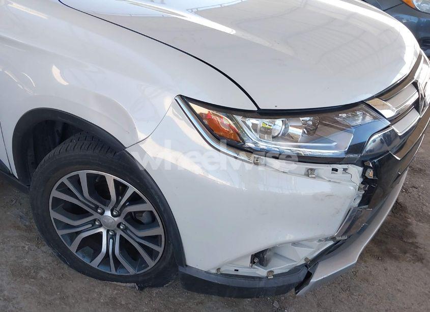 Photo 6 of 2017 Mitsubishi Outlander SE (VIN JA4AD3A31HZ062317)