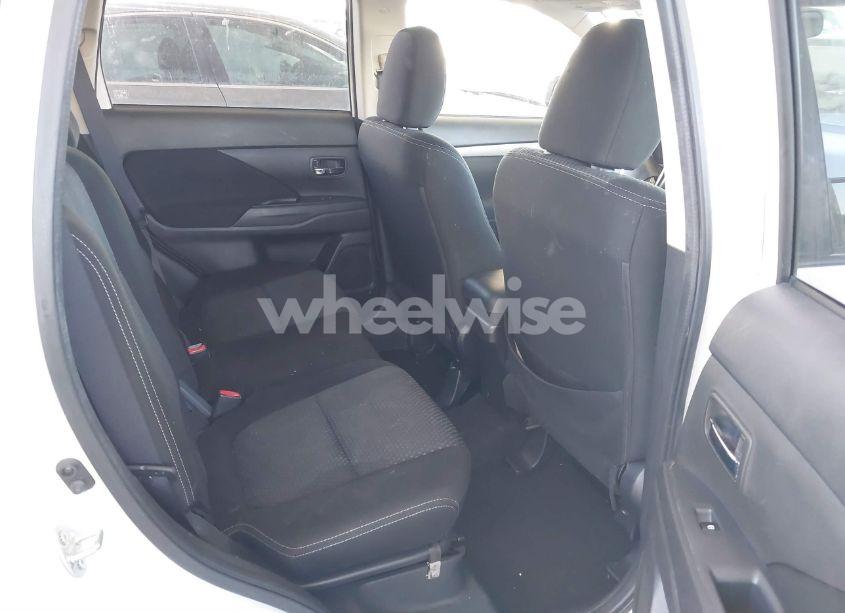 Photo 8 of 2017 Mitsubishi Outlander SE (VIN JA4AD3A31HZ062317)