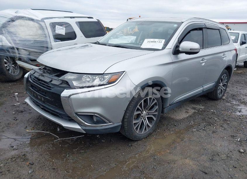 Photo 2 of 2018 Mitsubishi Outlander SEL (VIN JA4AD3A31JZ001538)
