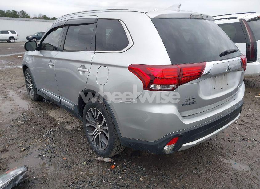 Photo 3 of 2018 Mitsubishi Outlander SEL (VIN JA4AD3A31JZ001538)