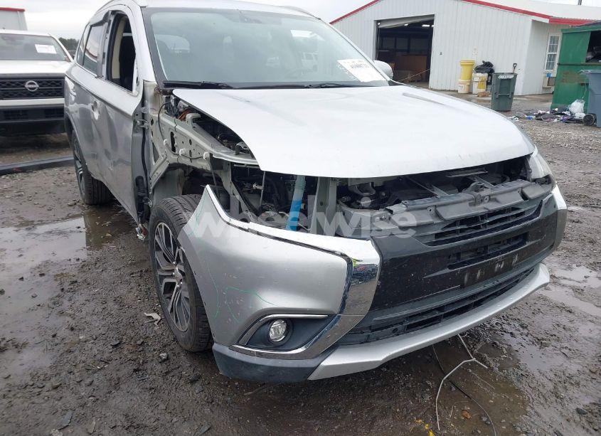 Photo 6 of 2018 Mitsubishi Outlander SEL (VIN JA4AD3A31JZ001538)