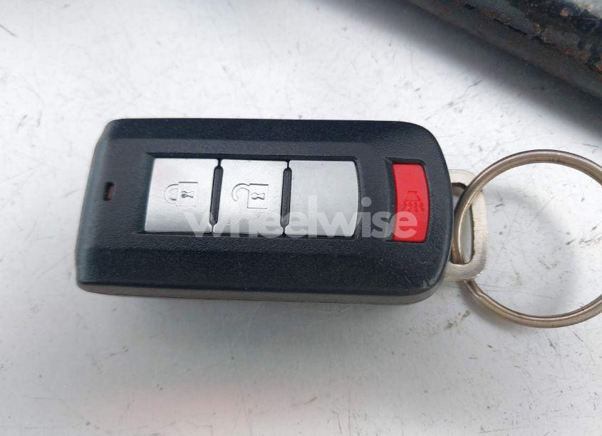 Photo 11 of 2018 Mitsubishi Outlander SE (VIN JA4AD3A31JZ011860)