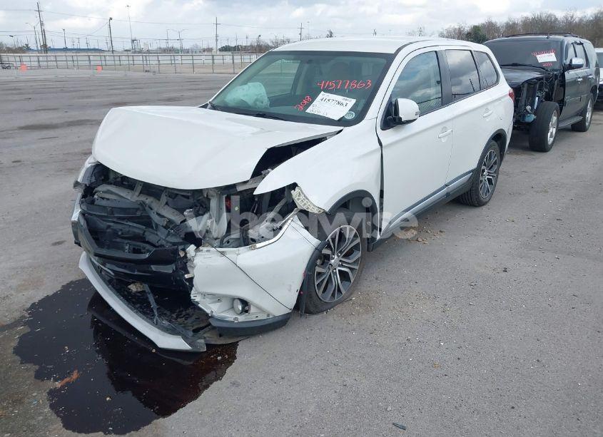 Photo 2 of 2018 Mitsubishi Outlander SE (VIN JA4AD3A31JZ011860)