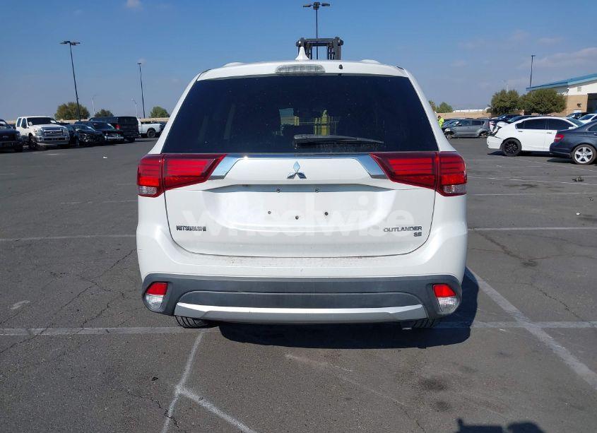 Photo 16 of 2018 Mitsubishi Outlander SE (VIN JA4AD3A31JZ035995)