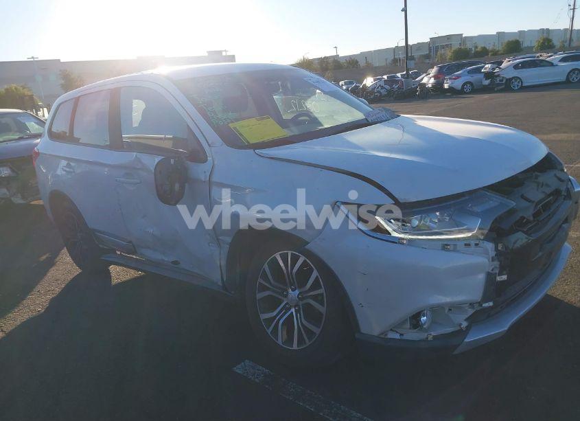 Photo 6 of 2018 Mitsubishi Outlander SE (VIN JA4AD3A31JZ035995)