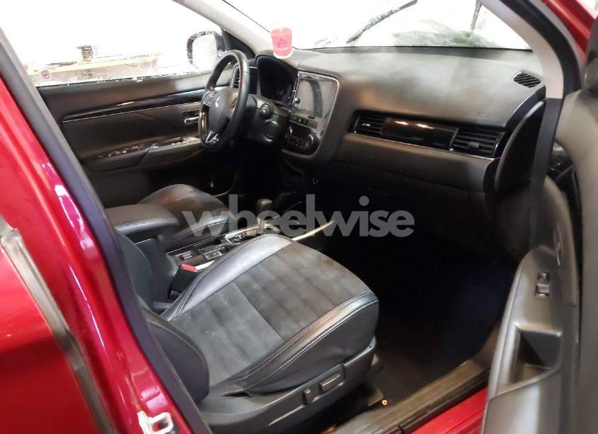 Photo 5 of 2019 Mitsubishi Outlander LE/SE/SEL (VIN JA4AD3A31KZ042964)