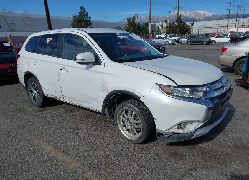 2016 Mitsubishi Outlander SE (VIN JA4AD3A32GZ001704) main photo