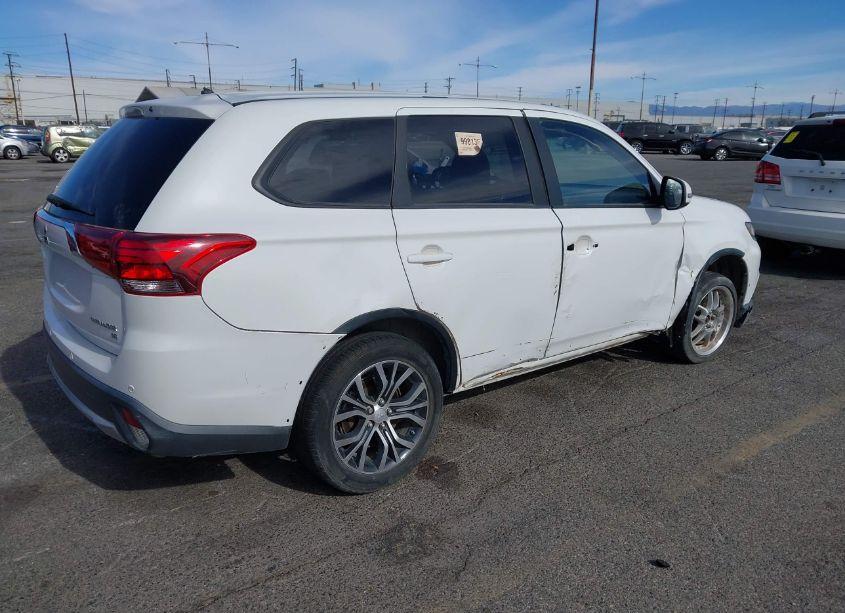 Photo 4 of 2016 Mitsubishi Outlander SE (VIN JA4AD3A32GZ001704)