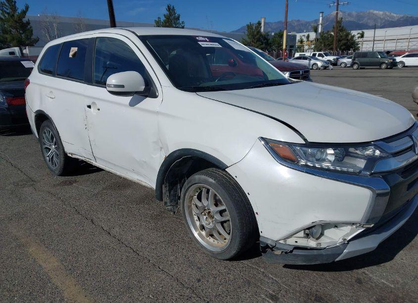 Photo 6 of 2016 Mitsubishi Outlander SE (VIN JA4AD3A32GZ001704)