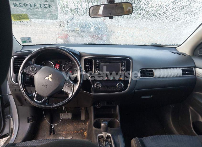 Photo 17 of 2016 Mitsubishi Outlander SE (VIN JA4AD3A32GZ017062)